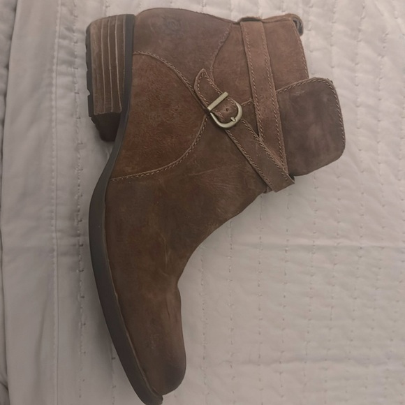Born Shoes - Born booties in great condition. Worn maybe once